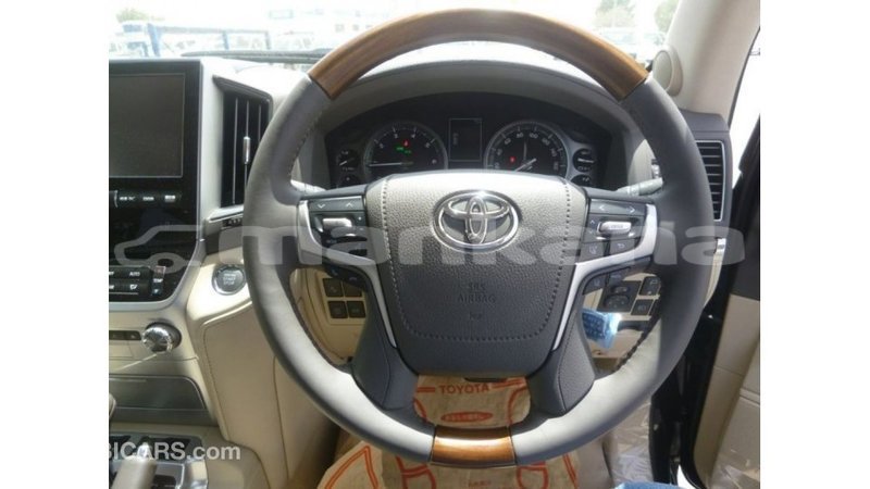 Big with watermark toyota land cruiser abhasia import dubai 2507