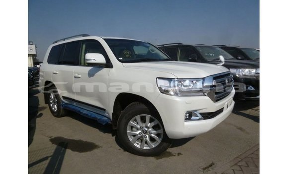 Buy Import Toyota Land Cruiser White Car in Import - Dubai in Abhasia Buy Import Toyota Land Cruiser White Car in Import - Dubai in Abhasia