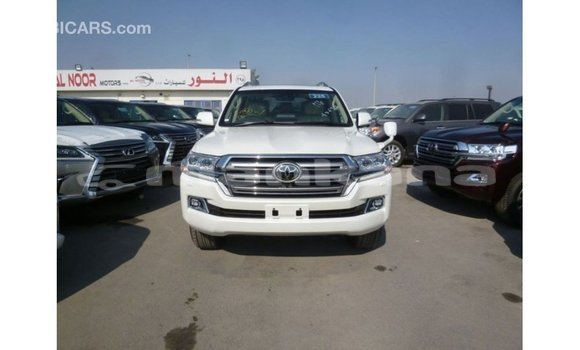 Buy Import Toyota Land Cruiser White Car in Import - Dubai in Abhasia Buy Import Toyota Land Cruiser White Car in Import - Dubai in Abhasia