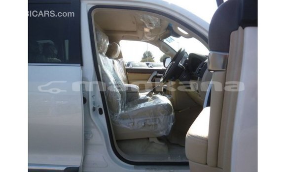 Buy Import Toyota Land Cruiser White Car in Import - Dubai in Abhasia Buy Import Toyota Land Cruiser White Car in Import - Dubai in Abhasia