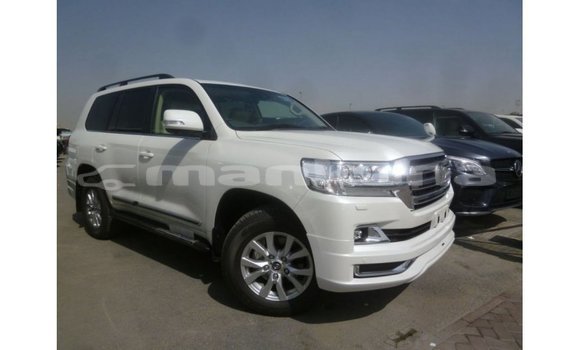 Buy Import Toyota Land Cruiser White Car in Import - Dubai in Abhasia Buy Import Toyota Land Cruiser White Car in Import - Dubai in Abhasia