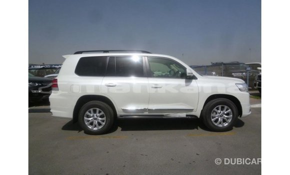 Buy Import Toyota Land Cruiser White Car in Import - Dubai in Abhasia Buy Import Toyota Land Cruiser White Car in Import - Dubai in Abhasia