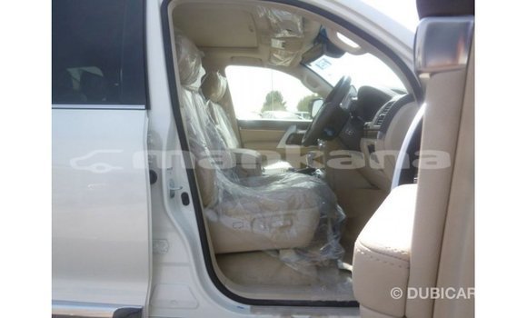 Buy Import Toyota Land Cruiser White Car in Import - Dubai in Abhasia Buy Import Toyota Land Cruiser White Car in Import - Dubai in Abhasia