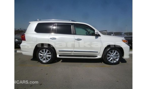 Buy Import Toyota Land Cruiser White Car in Import - Dubai in Abhasia Buy Import Toyota Land Cruiser White Car in Import - Dubai in Abhasia