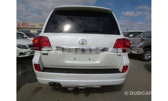Buy Import Toyota Land Cruiser White Car in Import - Dubai in Abhasia Buy Import Toyota Land Cruiser White Car in Import - Dubai in Abhasia