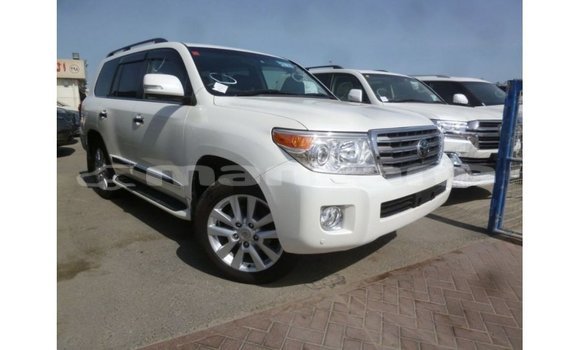 Buy Import Toyota Land Cruiser White Car in Import - Dubai in Abhasia Buy Import Toyota Land Cruiser White Car in Import - Dubai in Abhasia