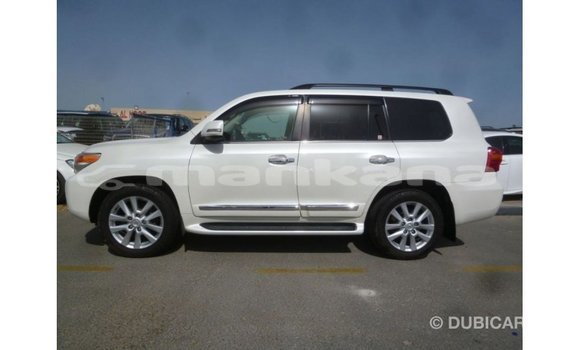 Buy Import Toyota Land Cruiser White Car in Import - Dubai in Abhasia Buy Import Toyota Land Cruiser White Car in Import - Dubai in Abhasia