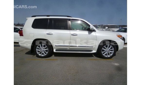 Buy Import Toyota Land Cruiser White Car in Import - Dubai in Abhasia Buy Import Toyota Land Cruiser White Car in Import - Dubai in Abhasia