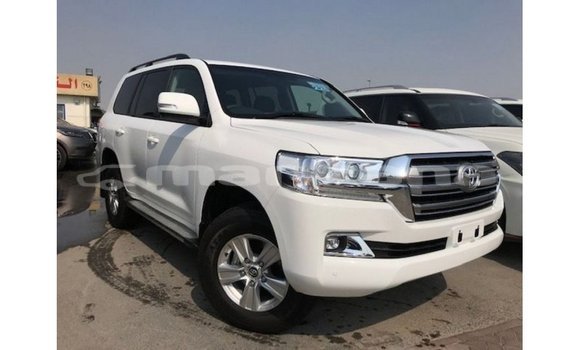 Buy Import Toyota Land Cruiser White Car in Import - Dubai in Abhasia Buy Import Toyota Land Cruiser White Car in Import - Dubai in Abhasia