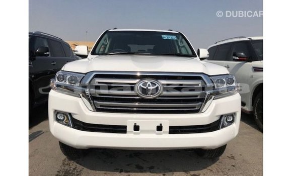 Buy Import Toyota Land Cruiser White Car in Import - Dubai in Abhasia Buy Import Toyota Land Cruiser White Car in Import - Dubai in Abhasia