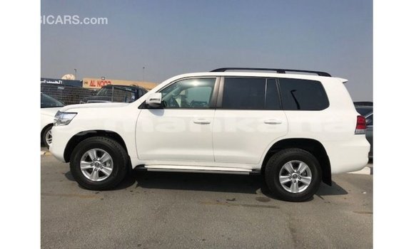 Buy Import Toyota Land Cruiser White Car in Import - Dubai in Abhasia Buy Import Toyota Land Cruiser White Car in Import - Dubai in Abhasia