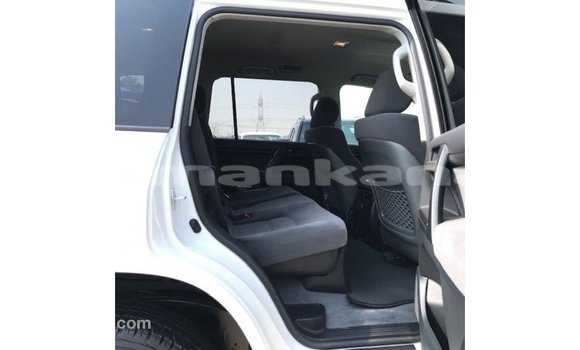 Buy Import Toyota Land Cruiser White Car in Import - Dubai in Abhasia Buy Import Toyota Land Cruiser White Car in Import - Dubai in Abhasia