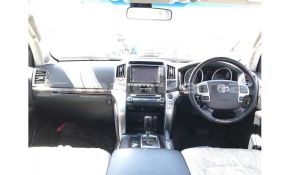 Buy Import Toyota Land Cruiser White Car in Import - Dubai in Abhasia Buy Import Toyota Land Cruiser White Car in Import - Dubai in Abhasia