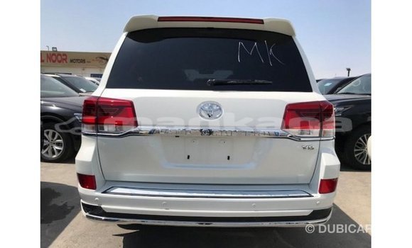 Buy Import Toyota Land Cruiser White Car in Import - Dubai in Abhasia Buy Import Toyota Land Cruiser White Car in Import - Dubai in Abhasia