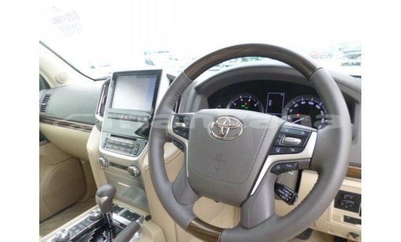 Buy Import Toyota Land Cruiser White Car in Import - Dubai in Abhasia Buy Import Toyota Land Cruiser White Car in Import - Dubai in Abhasia