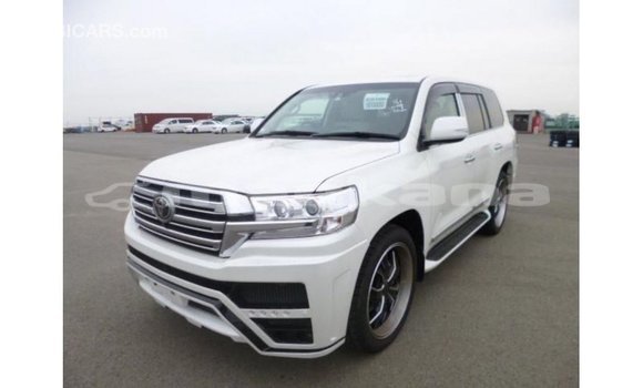 Buy Import Toyota Land Cruiser White Car in Import - Dubai in Abhasia Buy Import Toyota Land Cruiser White Car in Import - Dubai in Abhasia