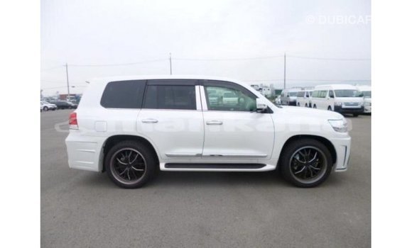 Buy Import Toyota Land Cruiser White Car in Import - Dubai in Abhasia Buy Import Toyota Land Cruiser White Car in Import - Dubai in Abhasia