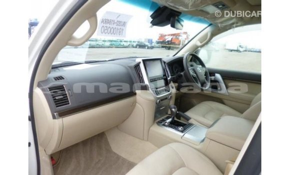 Buy Import Toyota Land Cruiser White Car in Import - Dubai in Abhasia Buy Import Toyota Land Cruiser White Car in Import - Dubai in Abhasia