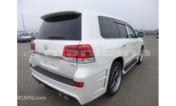 Buy Import Toyota Land Cruiser White Car in Import - Dubai in Abhasia Buy Import Toyota Land Cruiser White Car in Import - Dubai in Abhasia