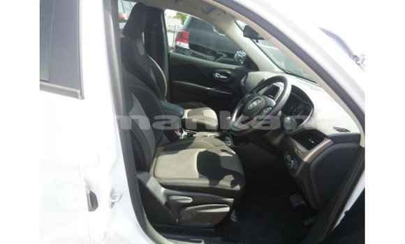 Buy Import Jeep Cherokee White Car in Import - Dubai in Abhasia Buy Import Jeep Cherokee White Car in Import - Dubai in Abhasia