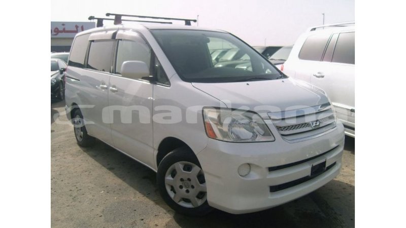 Big with watermark toyota noah abhasia import dubai 2542