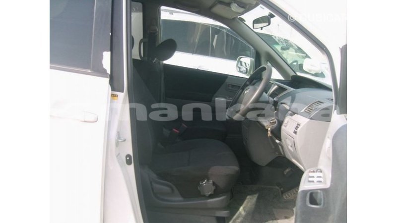 Big with watermark toyota noah abhasia import dubai 2542