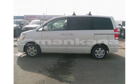 Buy Import Toyota Noah White Car in Import - Dubai in Abhasia Buy Import Toyota Noah White Car in Import - Dubai in Abhasia