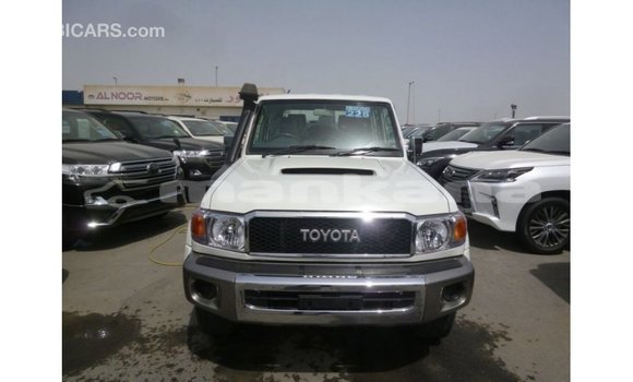 Buy Import Toyota Land Cruiser White Car in Import - Dubai in Abhasia Buy Import Toyota Land Cruiser White Car in Import - Dubai in Abhasia
