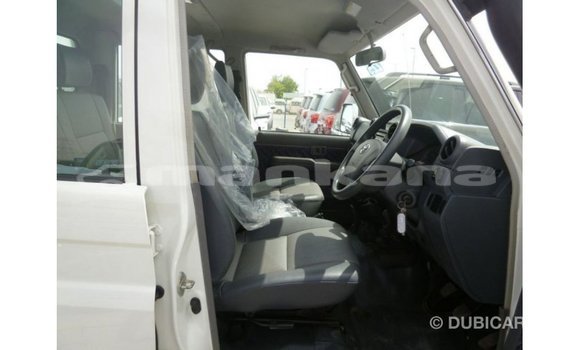 Buy Import Toyota Land Cruiser White Car in Import - Dubai in Abhasia Buy Import Toyota Land Cruiser White Car in Import - Dubai in Abhasia