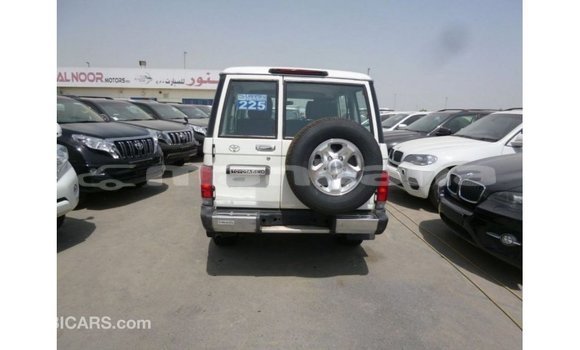 Buy Import Toyota Land Cruiser White Car in Import - Dubai in Abhasia Buy Import Toyota Land Cruiser White Car in Import - Dubai in Abhasia
