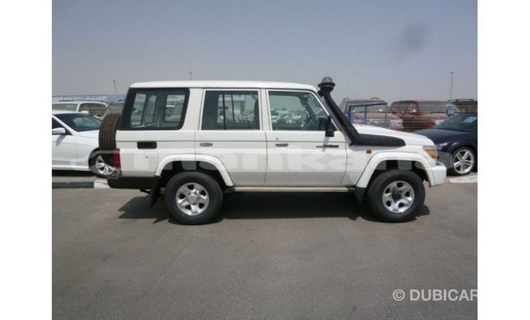 Buy Import Toyota Land Cruiser White Car in Import - Dubai in Abhasia Buy Import Toyota Land Cruiser White Car in Import - Dubai in Abhasia