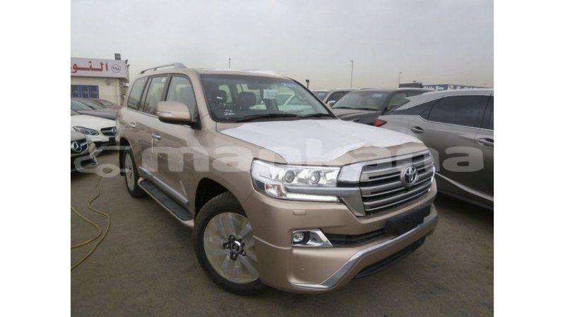 Big with watermark toyota land cruiser abhasia import dubai 2583