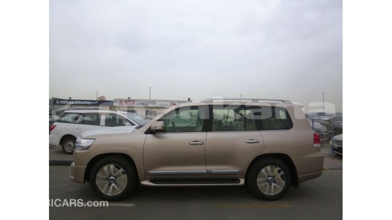 Big with watermark toyota land cruiser abhasia import dubai 2583