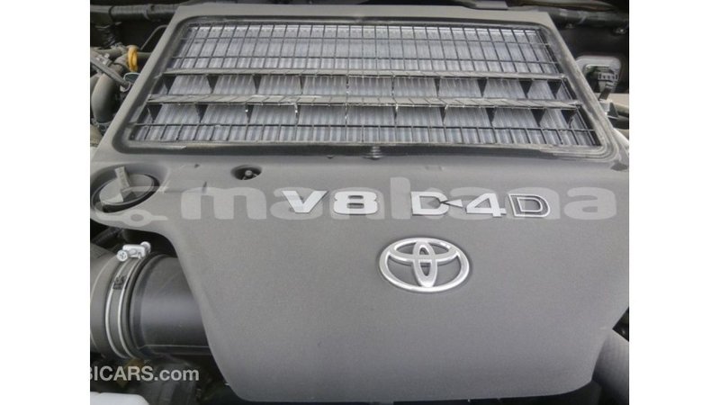 Big with watermark toyota land cruiser abhasia import dubai 2583