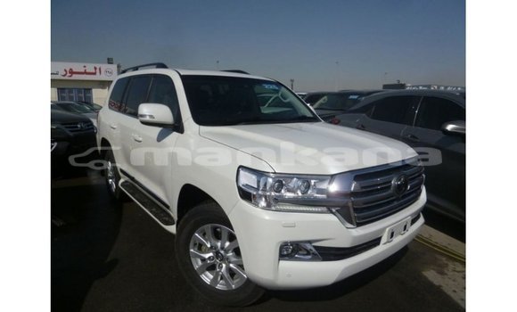 Buy Import Toyota Land Cruiser White Car in Import - Dubai in Abhasia Buy Import Toyota Land Cruiser White Car in Import - Dubai in Abhasia