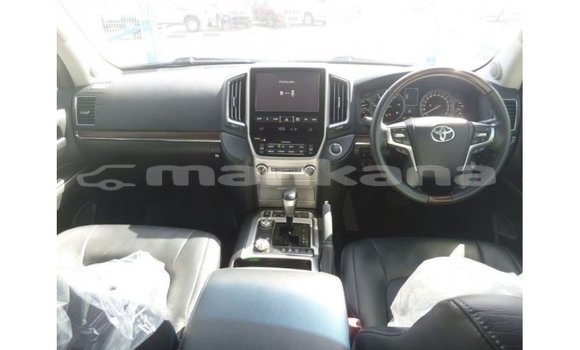 Buy Import Toyota Land Cruiser White Car in Import - Dubai in Abhasia Buy Import Toyota Land Cruiser White Car in Import - Dubai in Abhasia