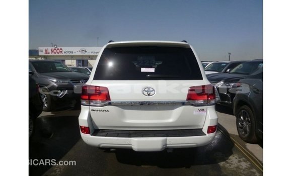 Buy Import Toyota Land Cruiser White Car in Import - Dubai in Abhasia Buy Import Toyota Land Cruiser White Car in Import - Dubai in Abhasia