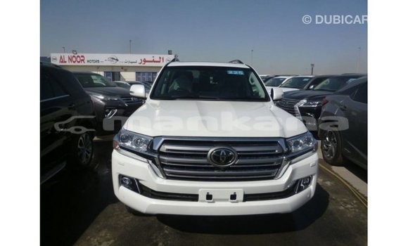 Buy Import Toyota Land Cruiser White Car in Import - Dubai in Abhasia Buy Import Toyota Land Cruiser White Car in Import - Dubai in Abhasia