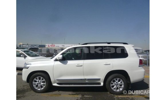 Buy Import Toyota Land Cruiser White Car in Import - Dubai in Abhasia Buy Import Toyota Land Cruiser White Car in Import - Dubai in Abhasia