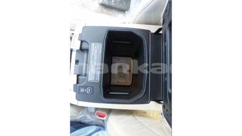 Big with watermark toyota land cruiser abhasia import dubai 2590