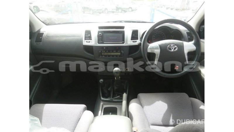 Big with watermark toyota hilux abhasia import dubai 2592