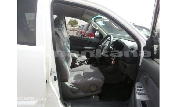Buy Import Toyota Hilux White Car in Import - Dubai in Abhasia Buy Import Toyota Hilux White Car in Import - Dubai in Abhasia