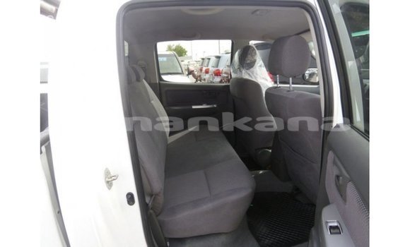 Buy Import Toyota Hilux White Car in Import - Dubai in Abhasia Buy Import Toyota Hilux White Car in Import - Dubai in Abhasia