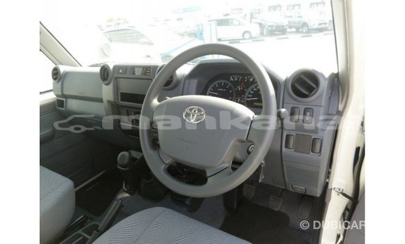 Buy Import Toyota Land Cruiser White Car in Import - Dubai in Abhasia Buy Import Toyota Land Cruiser White Car in Import - Dubai in Abhasia
