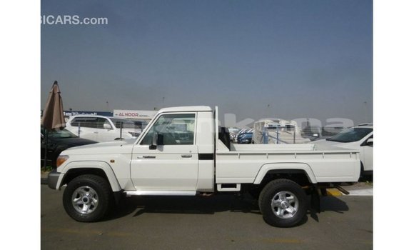 Buy Import Toyota Land Cruiser White Car in Import - Dubai in Abhasia Buy Import Toyota Land Cruiser White Car in Import - Dubai in Abhasia