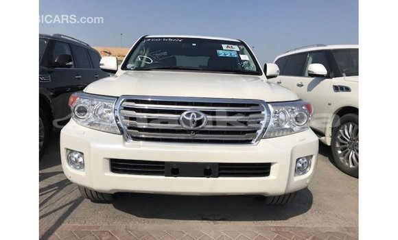 Buy Import Toyota Land Cruiser White Car in Import - Dubai in Abhasia Buy Import Toyota Land Cruiser White Car in Import - Dubai in Abhasia