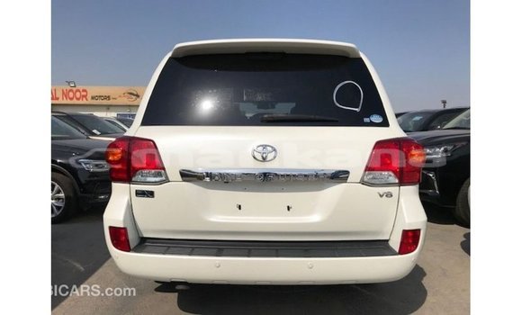 Buy Import Toyota Land Cruiser White Car in Import - Dubai in Abhasia Buy Import Toyota Land Cruiser White Car in Import - Dubai in Abhasia