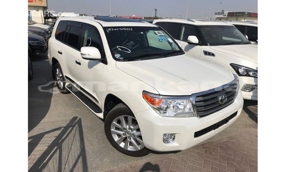 Buy Import Toyota Land Cruiser White Car in Import - Dubai in Abhasia Buy Import Toyota Land Cruiser White Car in Import - Dubai in Abhasia