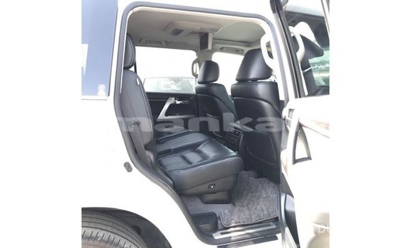 Buy Import Toyota Land Cruiser White Car in Import - Dubai in Abhasia Buy Import Toyota Land Cruiser White Car in Import - Dubai in Abhasia