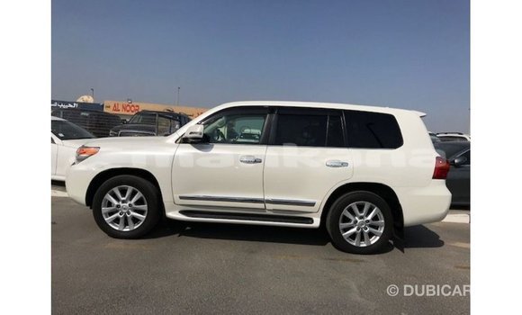 Buy Import Toyota Land Cruiser White Car in Import - Dubai in Abhasia Buy Import Toyota Land Cruiser White Car in Import - Dubai in Abhasia